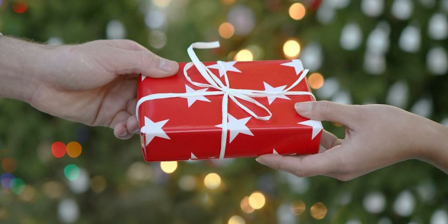 The Art of Gift Giving: Personalized Gestures and Joyful Surprises